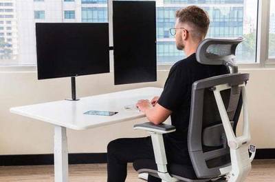 當(dāng)內(nèi)嵌顯示屏成為趨勢(shì),什么都要管的智能辦公桌變&ldquo;雞肋&rdquo;了嗎?